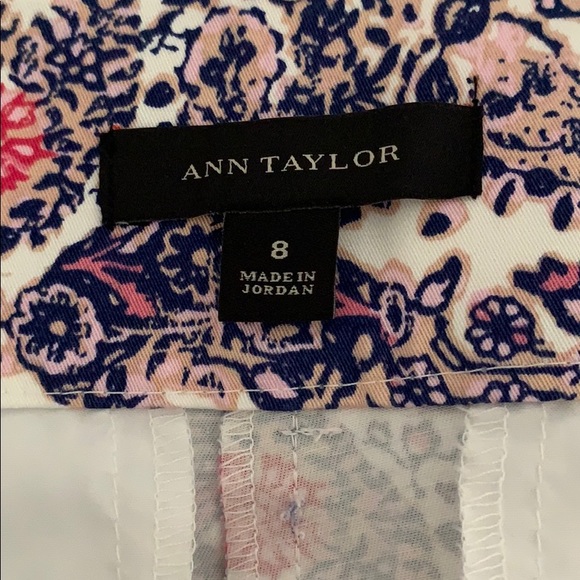 NEVER WORN ANN TAYLOR SHORTS - Picture 2 of 4